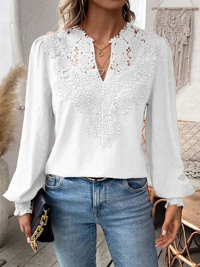 Clémence™ | Élégante blouse à col en V