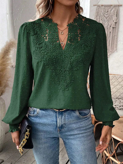 Clémence™ | Élégante blouse à col en V